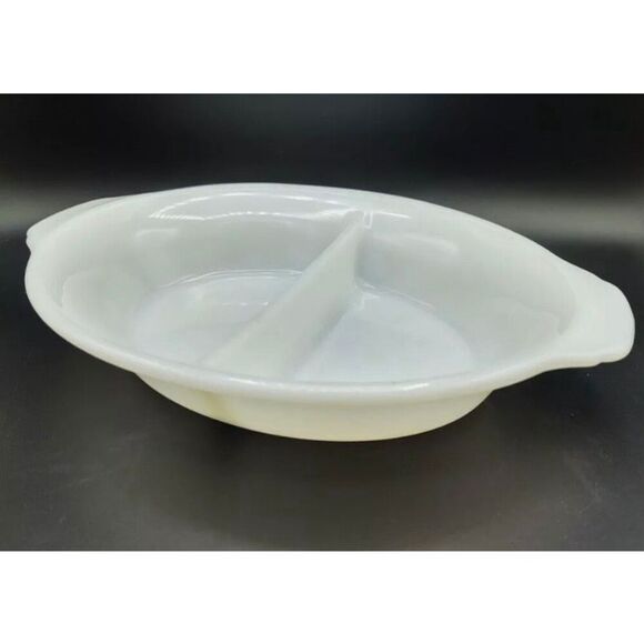 Vintage FIRE KING Divided Casserole Dish #468 Milk Glass Anchor Hocking Bakeware - Picture 1 of 10